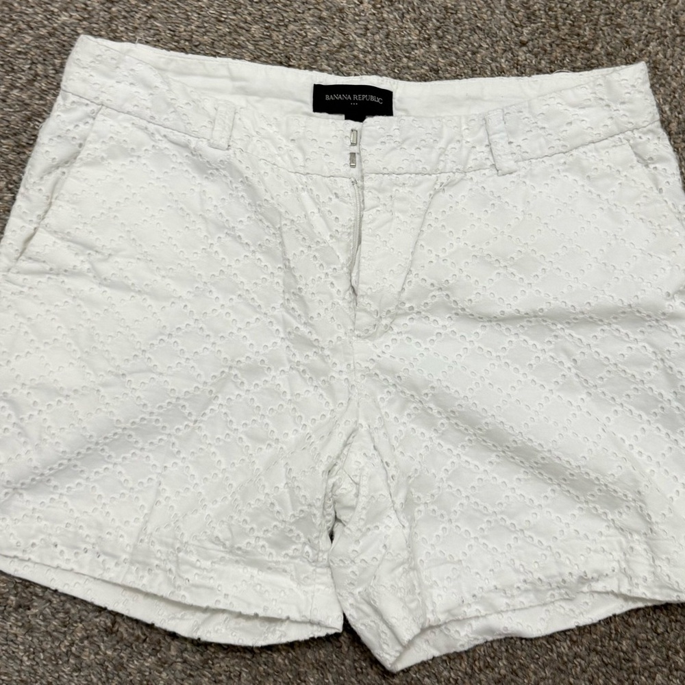 Banana Republic White Eyelet Mid-Rise Cotton Shorts